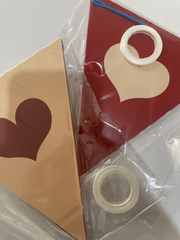 სამკუთხა ბანერი (გულები)